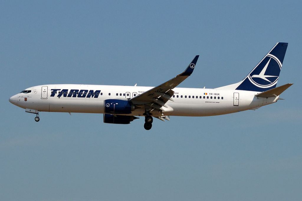 Посадка літака компанії TAROM