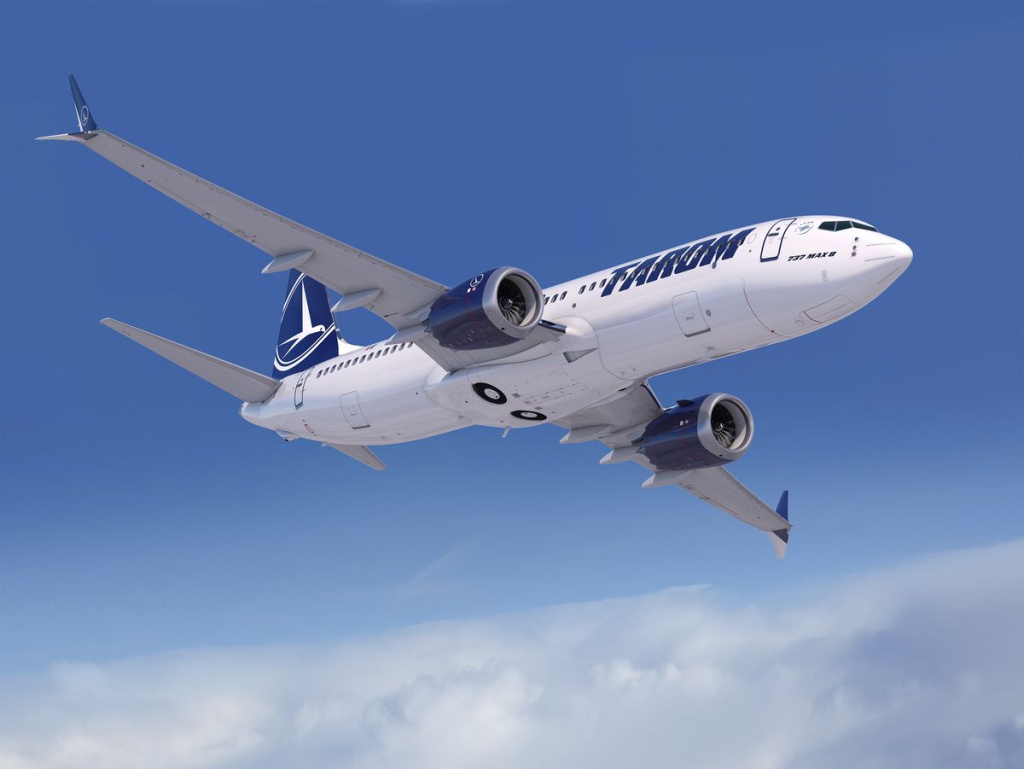 Літак компанії TAROM