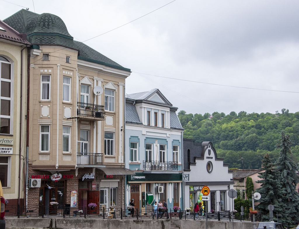 Вулиця Степана Бандери, Чортків