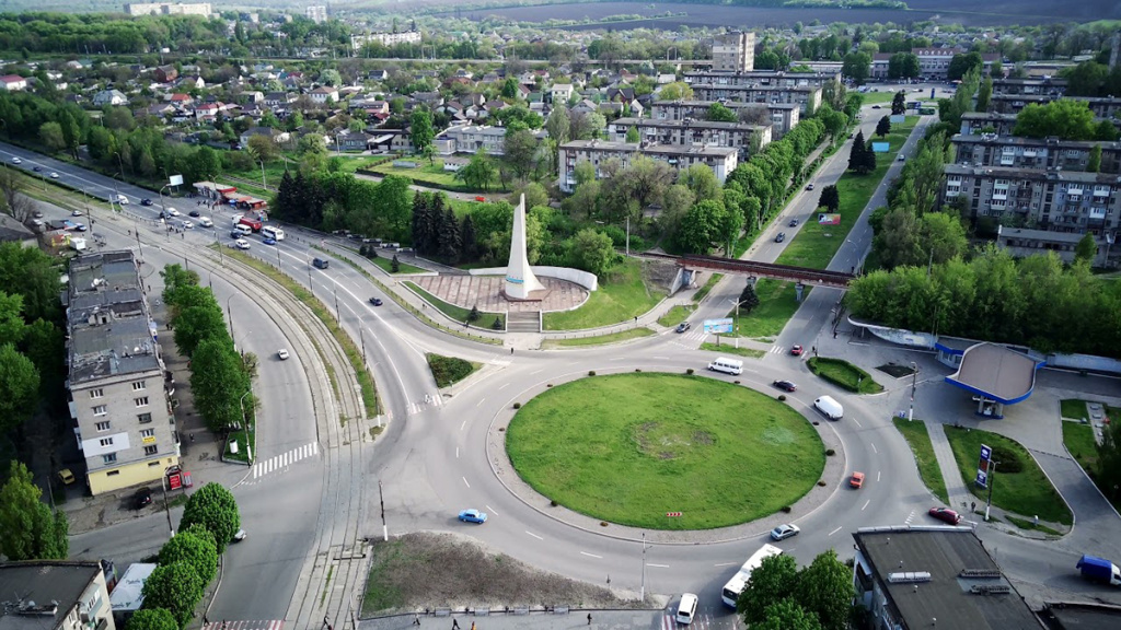 Центральна площа Кам'янського