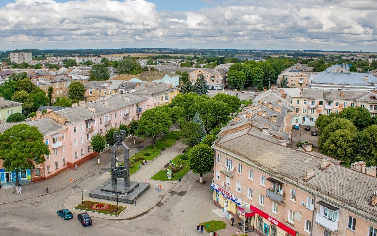 Центральна площа Нововолинська